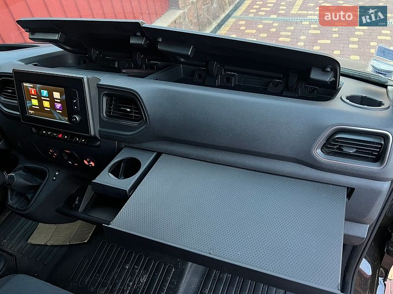 Вантажний фургон Renault Master 2019 в Тернополі