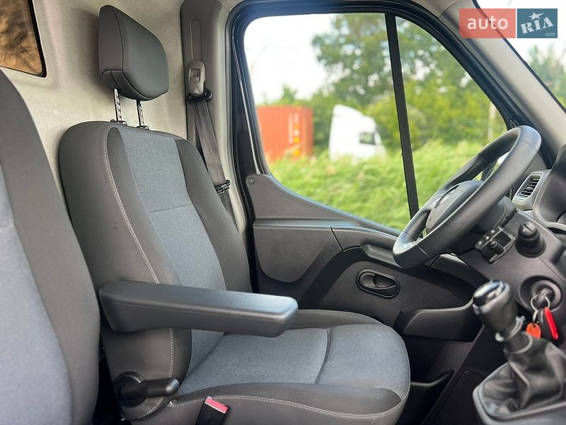 Вантажний фургон Renault Master 2020 в Луцьку