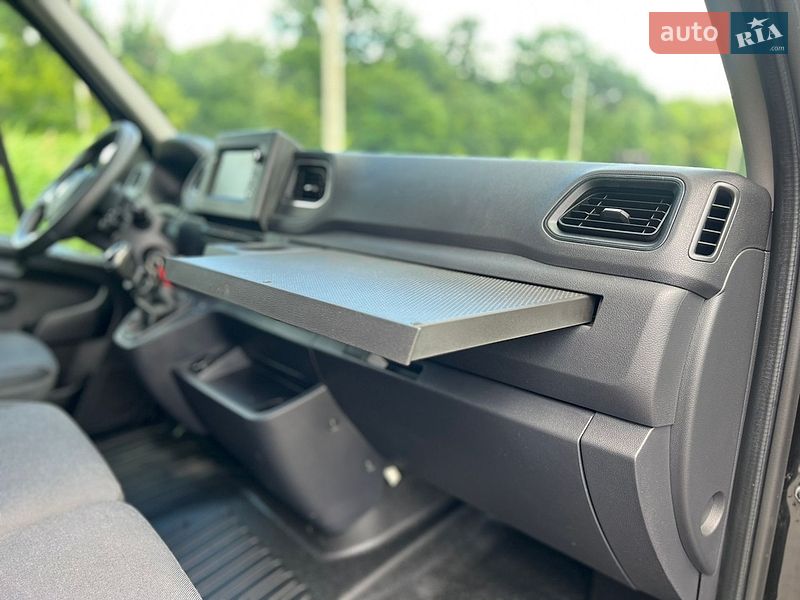 Вантажний фургон Renault Master 2020 в Луцьку