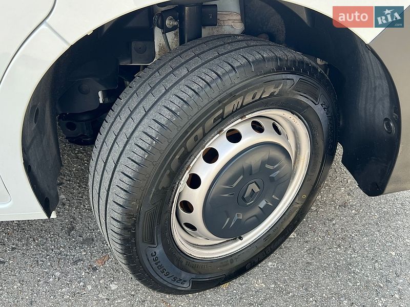 Грузовой фургон Renault Master 2023 в Дубно