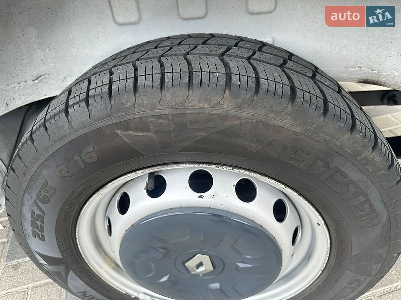 Грузовой фургон Renault Master 2015 в Ровно