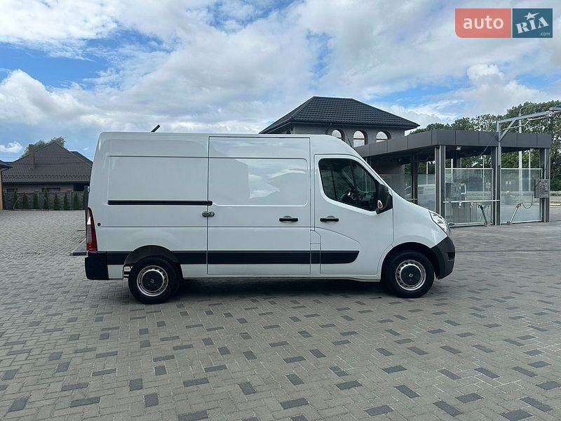 Грузовой фургон Renault Master 2015 в Ровно