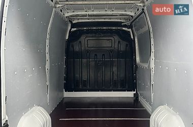 Грузовой фургон Renault Master 2015 в Ровно
