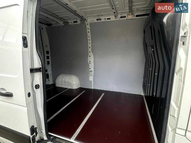 Грузовой фургон Renault Master 2015 в Ровно