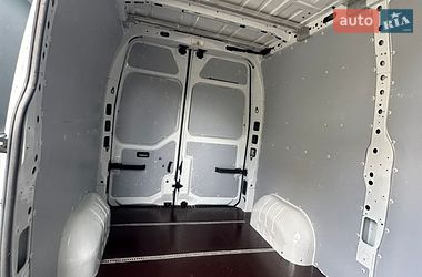 Грузовой фургон Renault Master 2015 в Ровно