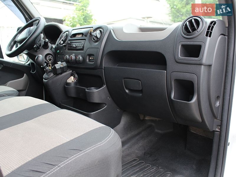 Вантажний фургон Renault Master 2012 в Харкові