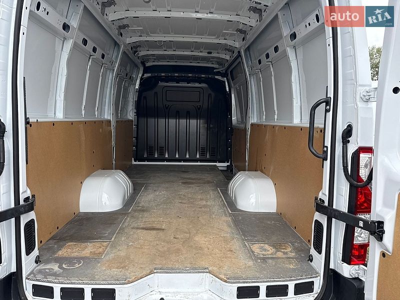 Грузовой фургон Renault Master 2021 в Луцке