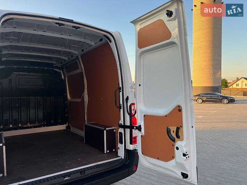Вантажний фургон Renault Master 2022 в Дубні