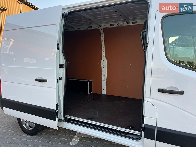 Вантажний фургон Renault Master 2022 в Дубні