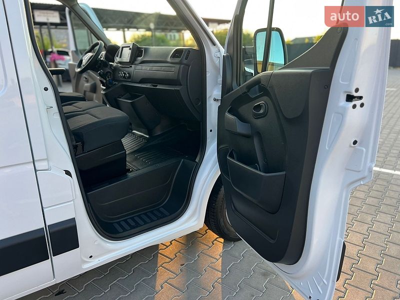 Вантажний фургон Renault Master 2022 в Дубні