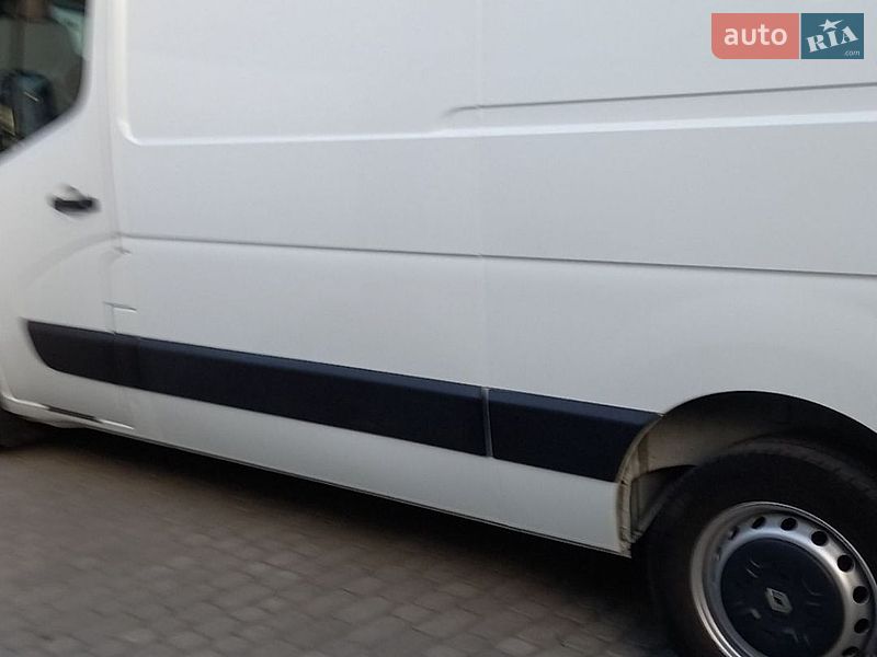 Вантажний фургон Renault Master 2017 в Львові
