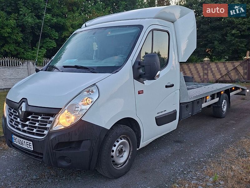 Евакуатор Renault Master 2015 в Радивиліві