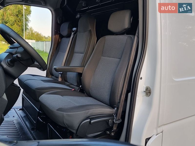 Вантажний фургон Renault Master 2021 в Житомирі