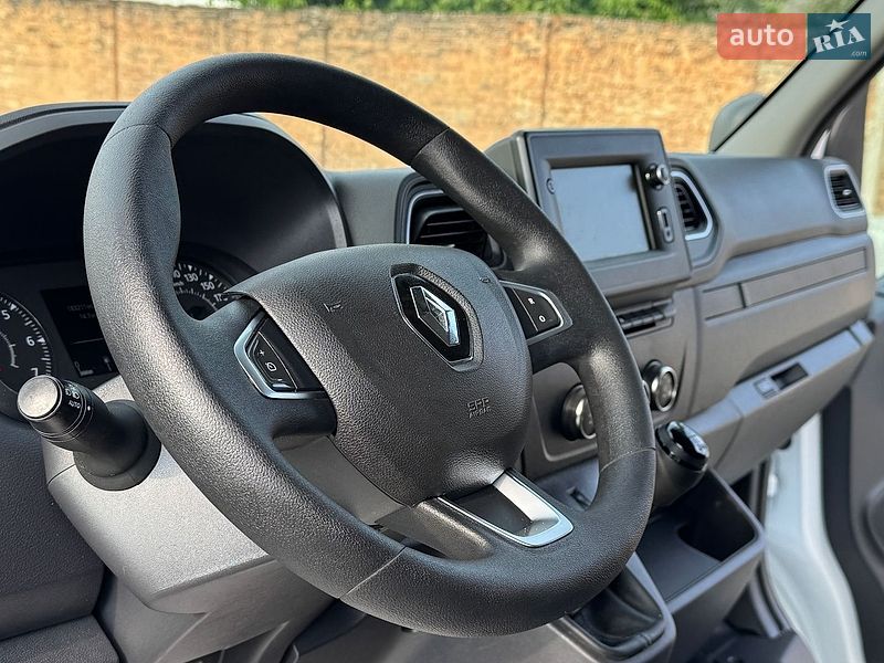 Вантажний фургон Renault Master 2023 в Дубні