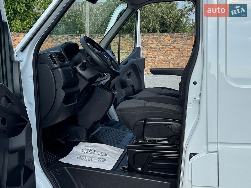 Вантажний фургон Renault Master 2023 в Дубні