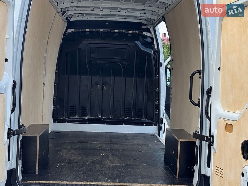 Вантажний фургон Renault Master 2023 в Дубні