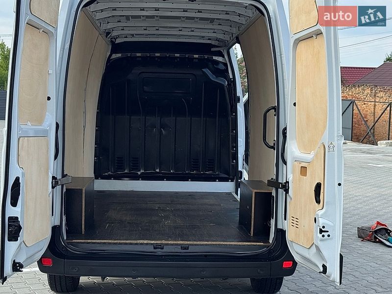 Вантажний фургон Renault Master 2023 в Дубні
