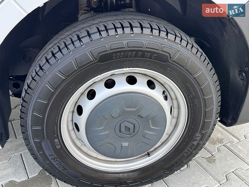 Вантажний фургон Renault Master 2023 в Дубні