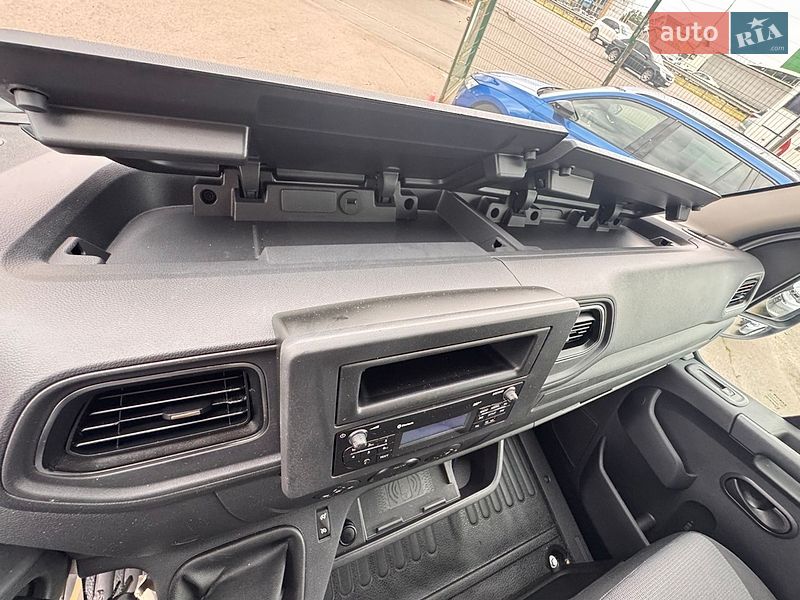 Грузовой фургон Renault Master 2022 в Киеве