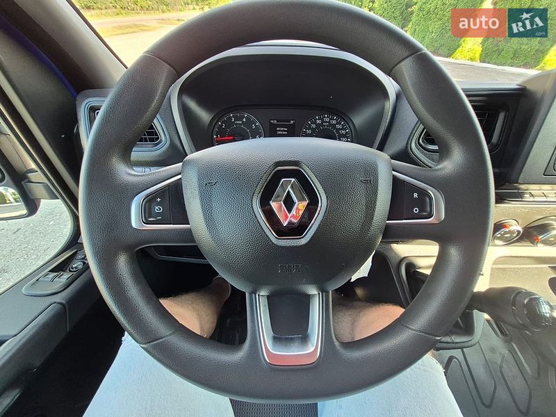 Грузовой фургон Renault Master 2022 в Дубно