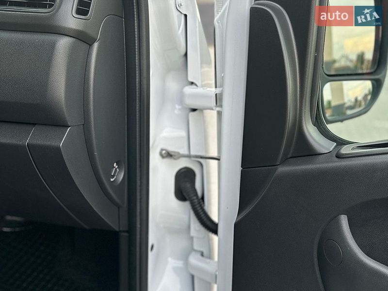 Грузовой фургон Renault Master 2022 в Дубно фото 52 Грузовой фургон Renault Master 2022 в Дубно