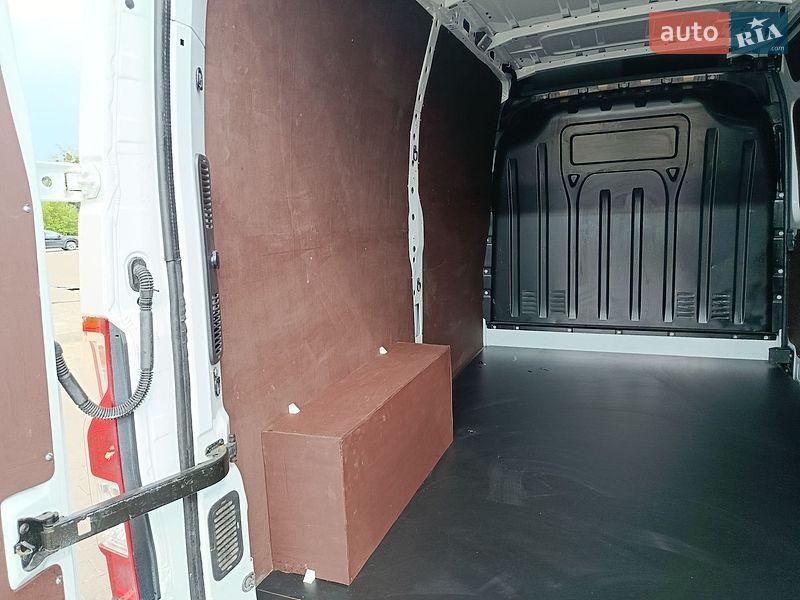 Вантажний фургон Renault Master 2022 в Дубні