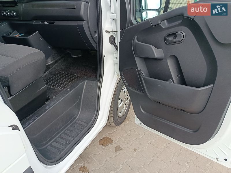 Вантажний фургон Renault Master 2022 в Дубні