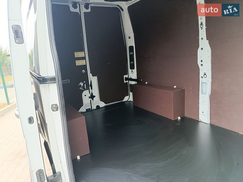 Вантажний фургон Renault Master 2022 в Дубні