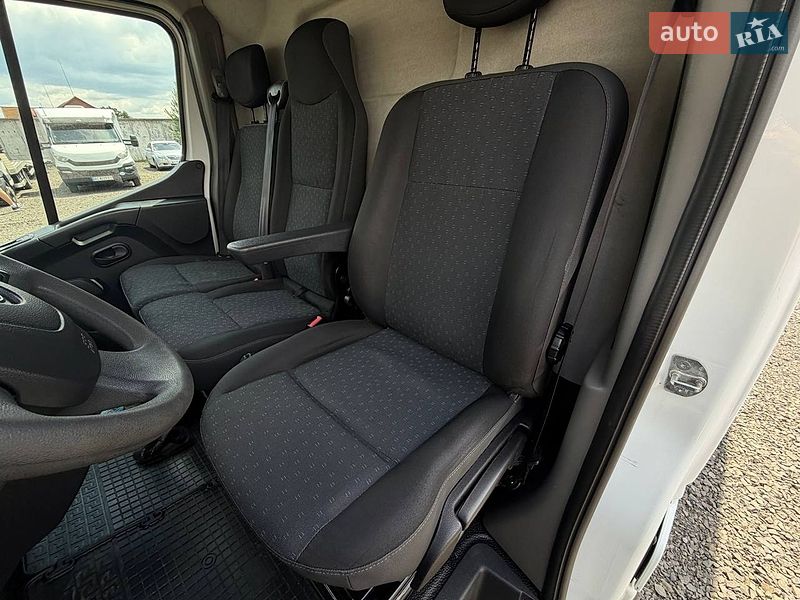 Вантажний фургон Renault Master 2021 в Дніпрі