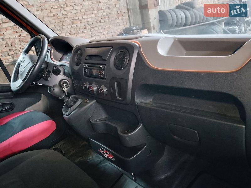 Тентований Renault Master 2017 в Ужгороді