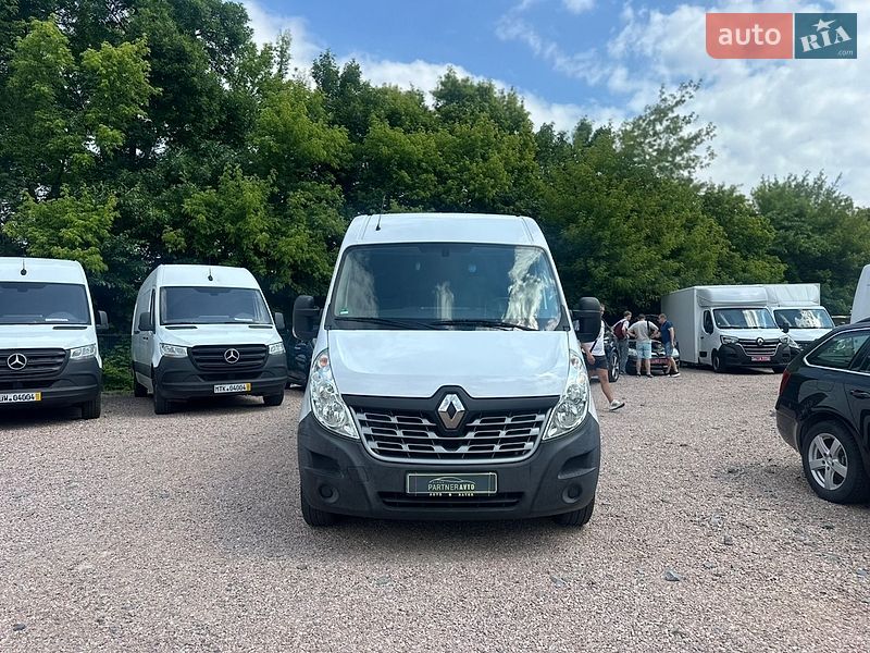 Вантажний фургон Renault Master 2018 в Рівному