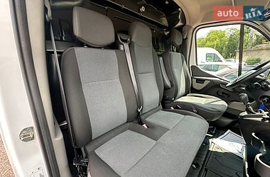 Вантажний фургон Renault Master 2018 в Рівному