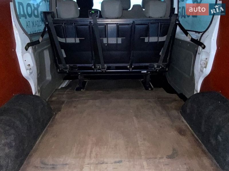 Мінівен Renault Master 2005 в П'ятихатках