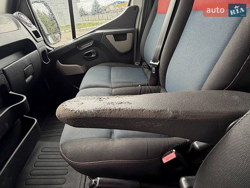 Грузовой фургон Renault Master 2016 в Киеве
