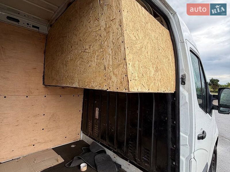 Грузовой фургон Renault Master 2016 в Киеве