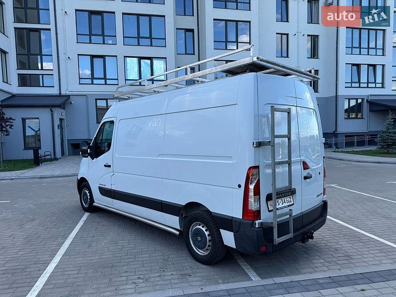 Грузовой фургон Renault Master 2016 в Дубно