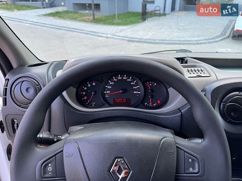 Грузовой фургон Renault Master 2016 в Дубно