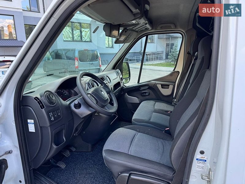 Грузовой фургон Renault Master 2016 в Дубно