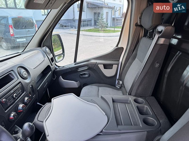 Грузовой фургон Renault Master 2016 в Дубно