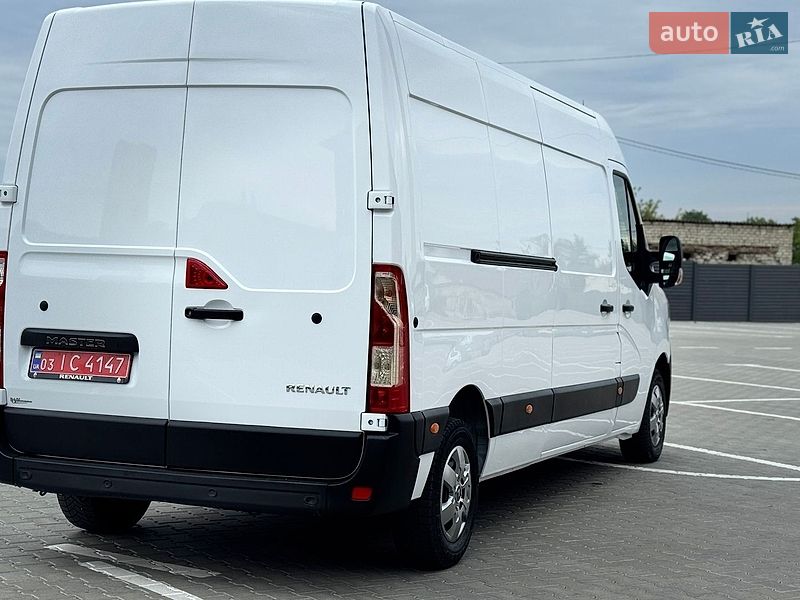 Вантажний фургон Renault Master 2023 в Дубні
