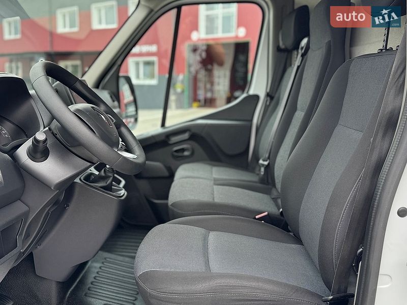 Вантажний фургон Renault Master 2023 в Дубні