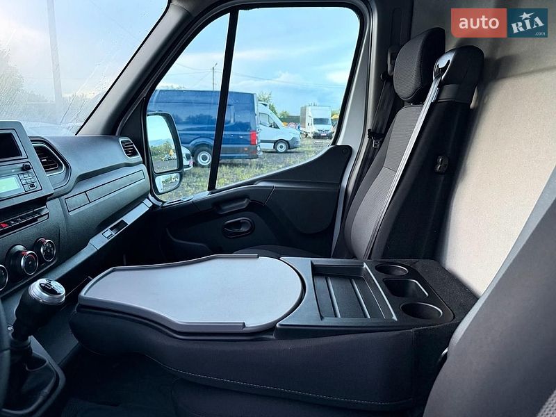 Вантажний фургон Renault Master 2021 в Дніпрі