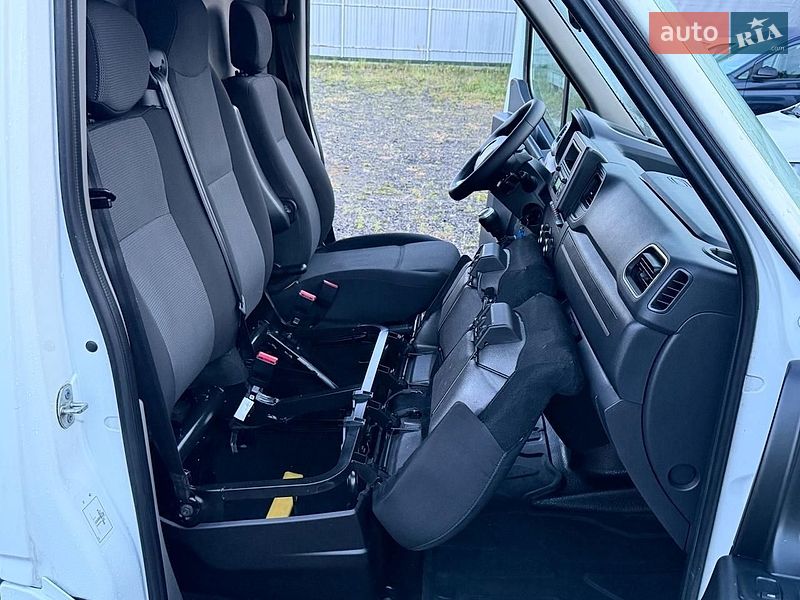 Вантажний фургон Renault Master 2021 в Дніпрі
