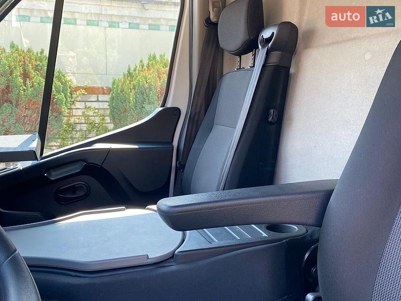 Вантажний фургон Renault Master 2022 в Умані