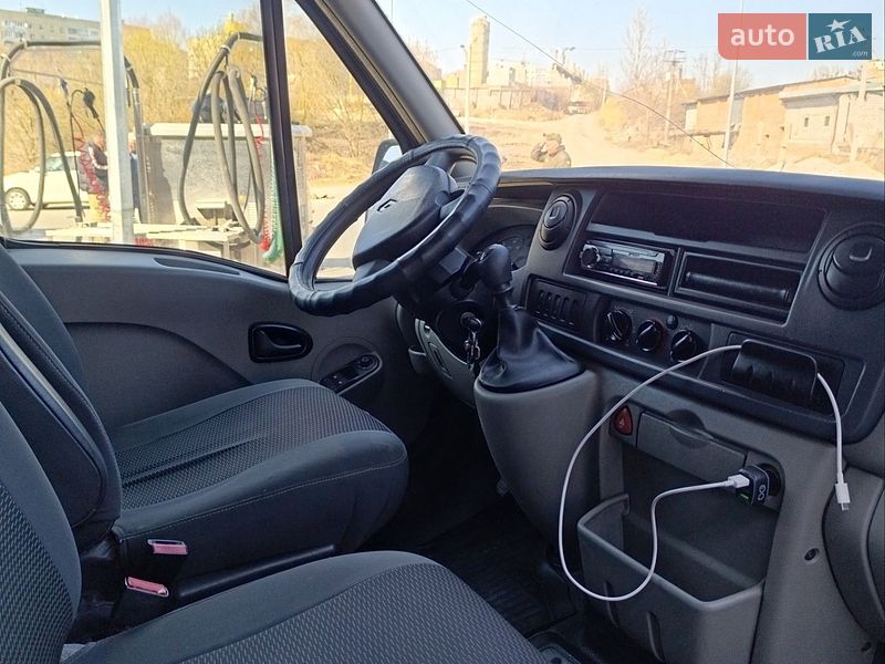 Грузовой фургон Renault Master 2008 в Львове