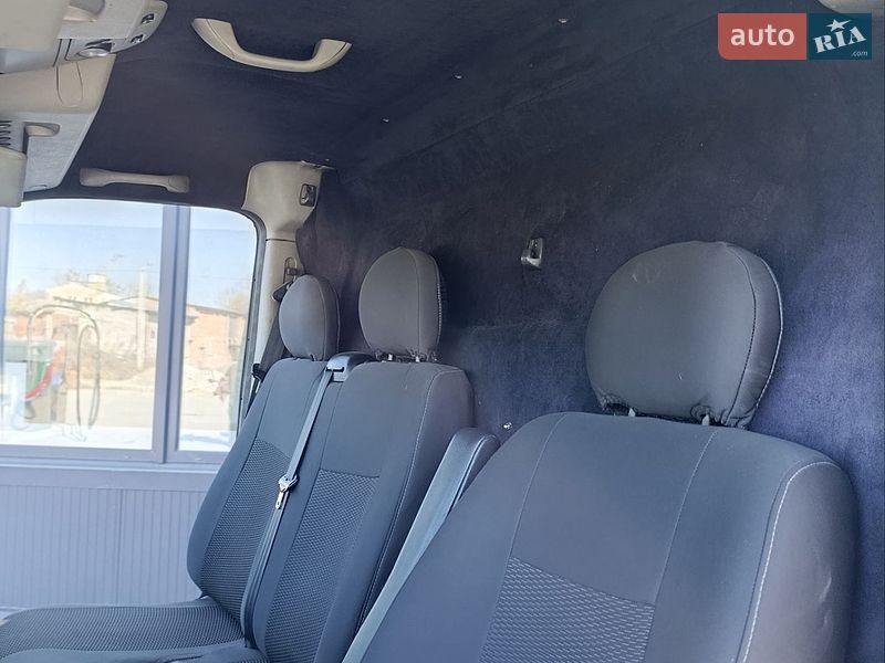 Грузовой фургон Renault Master 2008 в Львове