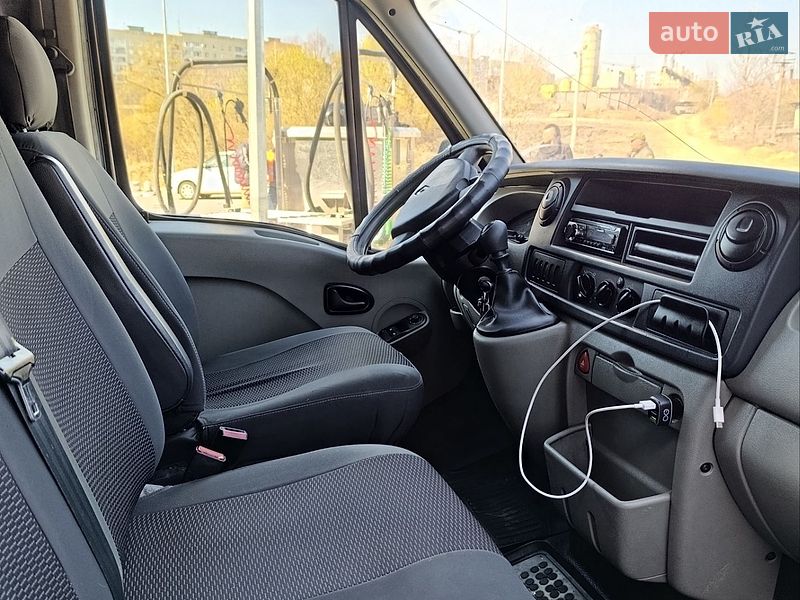 Грузовой фургон Renault Master 2008 в Львове