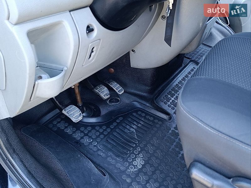 Грузовой фургон Renault Master 2008 в Львове