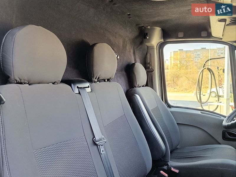 Грузовой фургон Renault Master 2008 в Львове