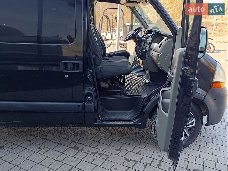 Грузовой фургон Renault Master 2008 в Львове